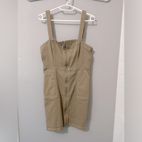 H&M utility overall dress - Picture 2 of 4